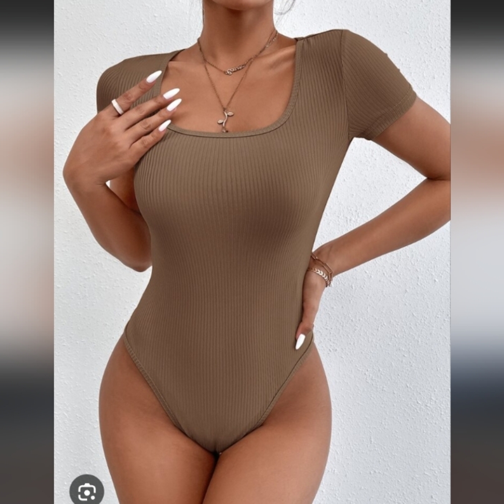 NWT Wild Fable Women’s XL Brown Ribbed Cap Sleeve Bodysuit Stretchy Top One Pool